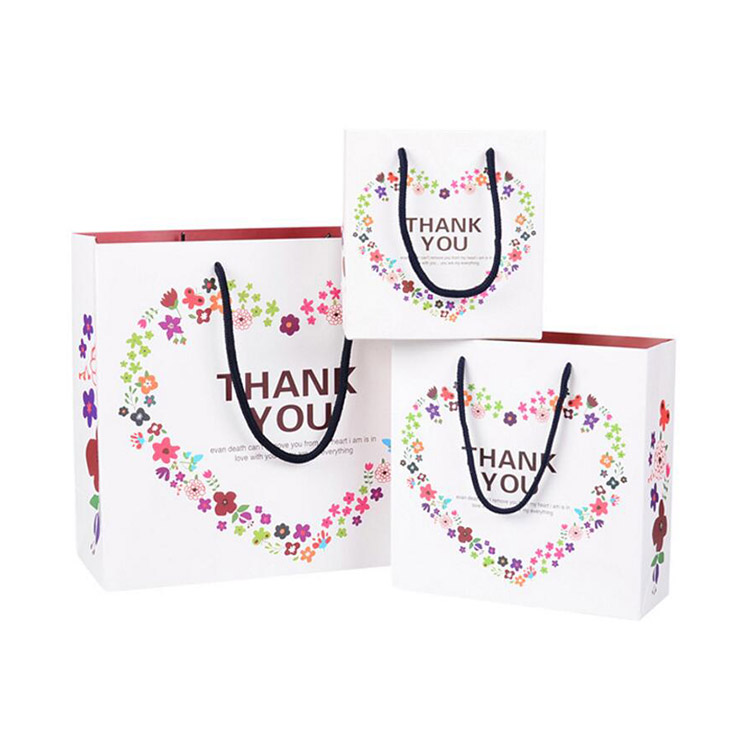 Почему стоит выбрать бумажный пакет с бумажной ручкой?