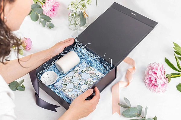 Luxury Rigid Magnetic Closure Gift Box With Dual Ribbons