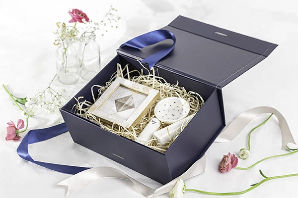 Luxury Rigid Magnetic Closure Gift Box With Dual Ribbons